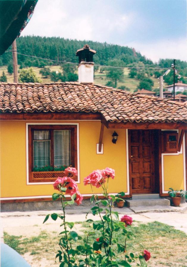 Hotel Янко Кехая Koprivshtitsa Esterno foto